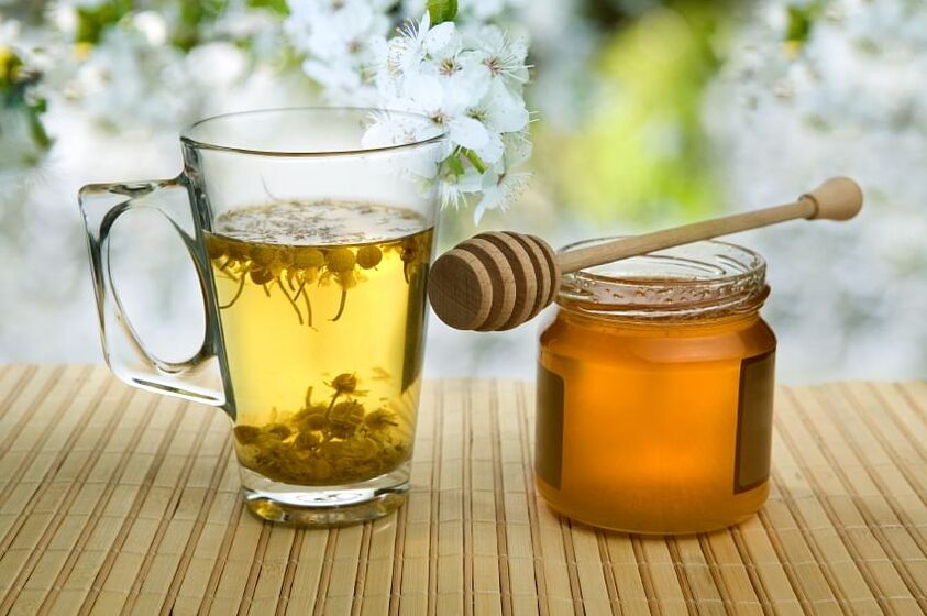 herbata ziołowa z miodem na pasożyty